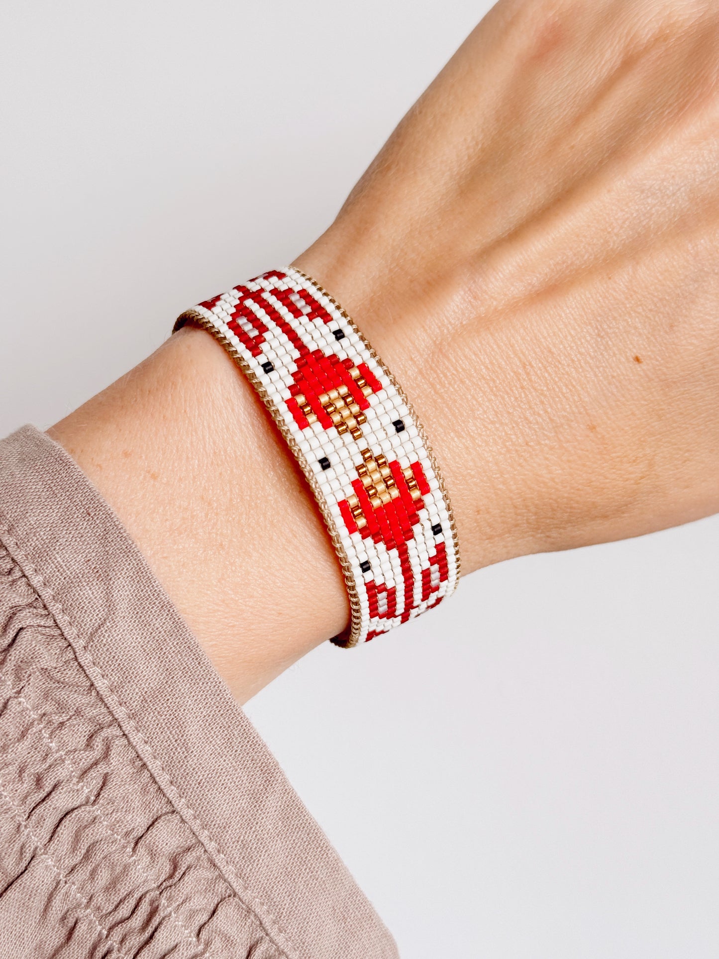 Red flower bracelet