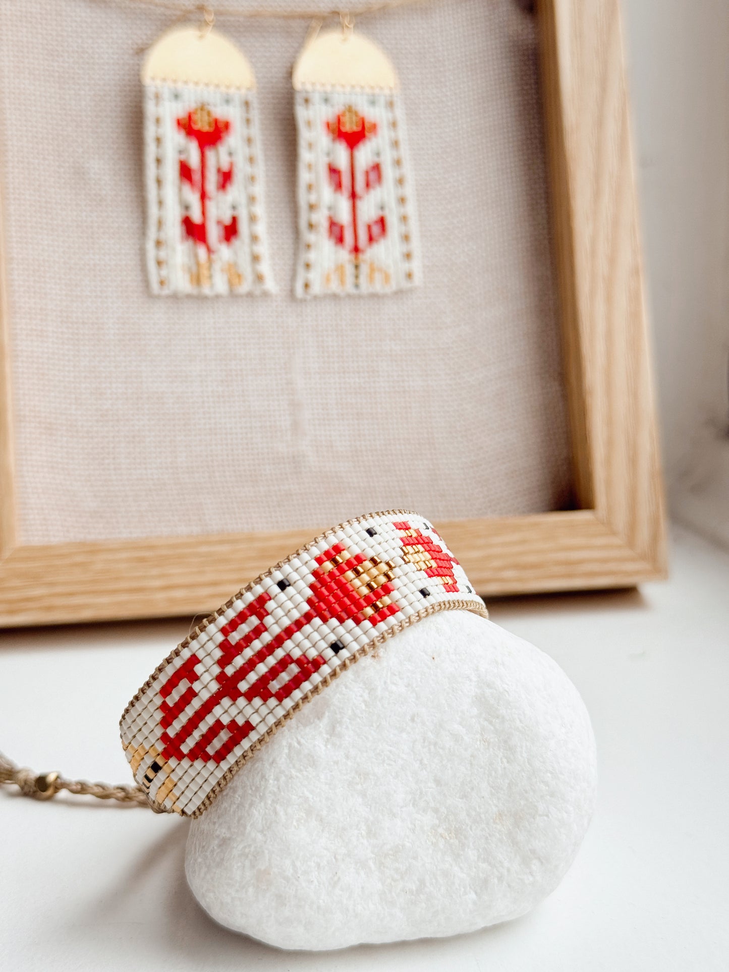 Red flower bracelet