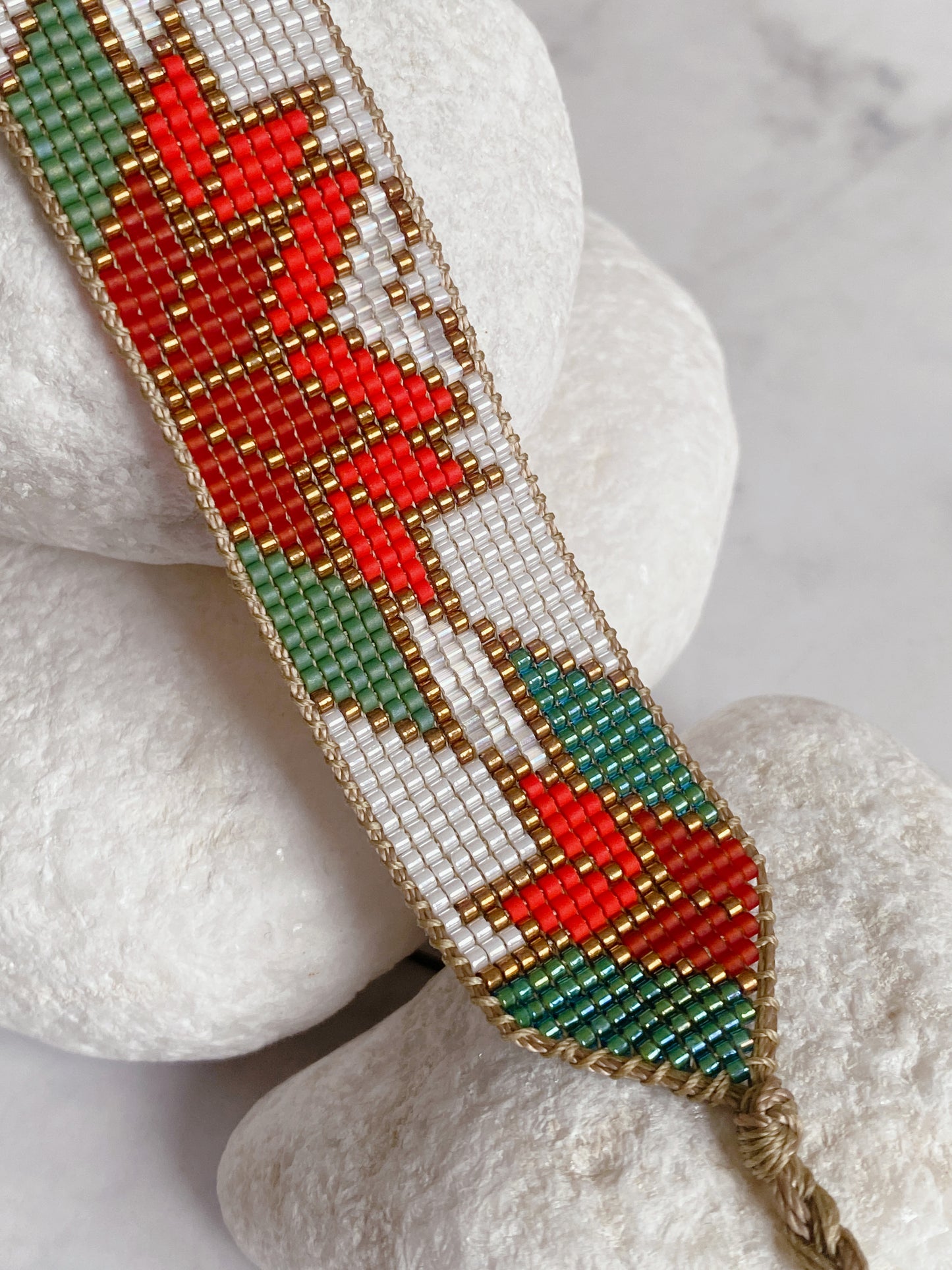 Red star bracelet